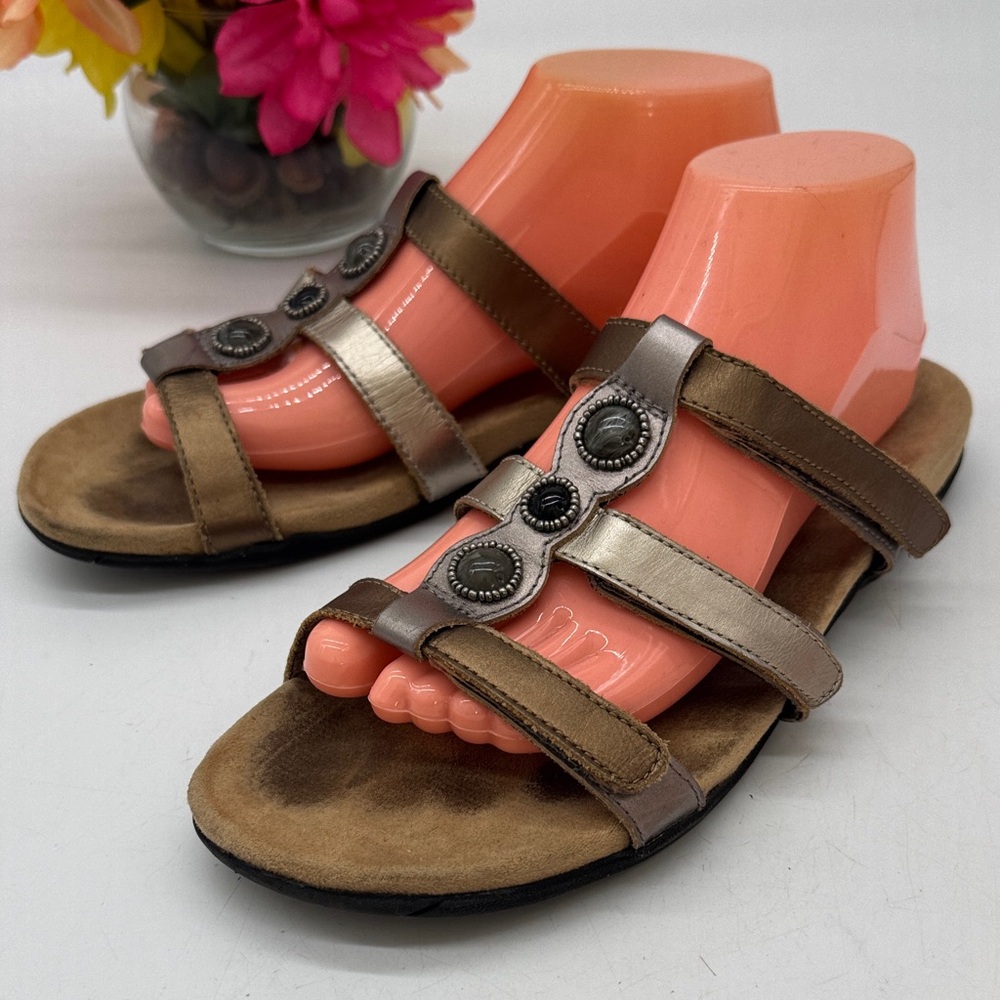 Minnetonka Women's Sandals in Brown & Bronze w/ stone accents  Size 10 MCS9175L